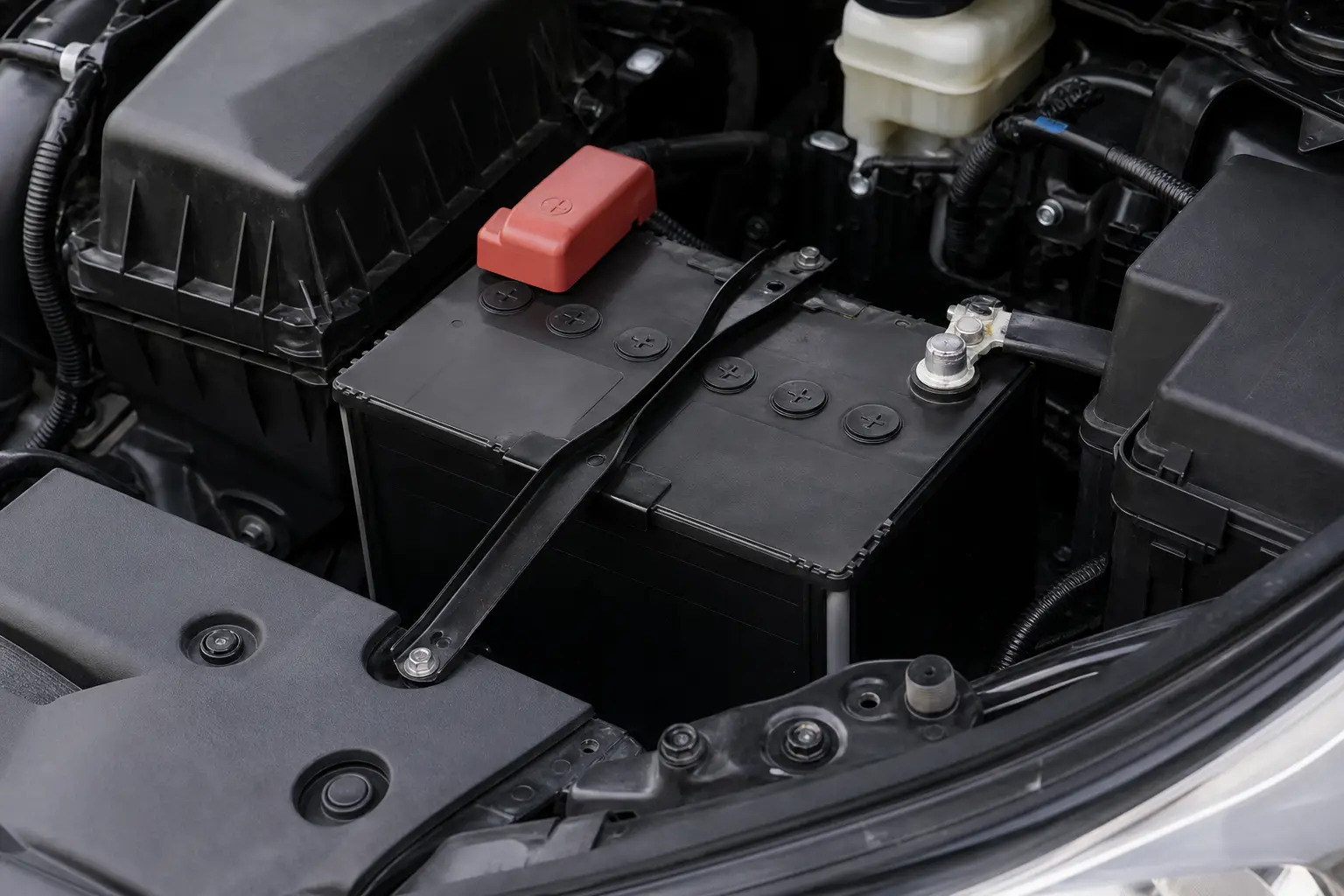 Какой аккумулятор подходит для Toyota Corolla и RAV4